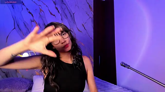 Chat +18 de Emmiicute ao vivo