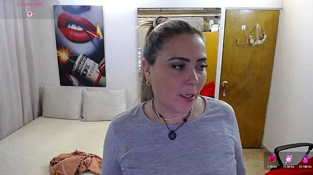 Chatroom XXX en direct de Sahory__