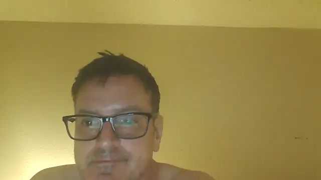 Chat +18 de BronzeLeaf247 ao vivo