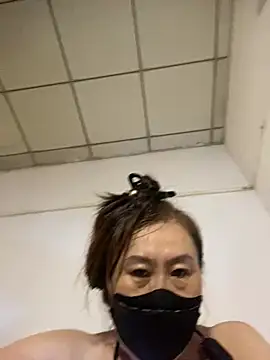 YEAG-QQ 即時 XXX 聊天