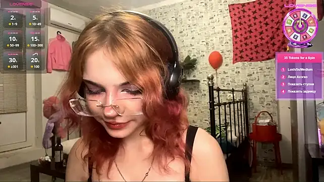 RedKittySquirrel – Naživo XXX chat
