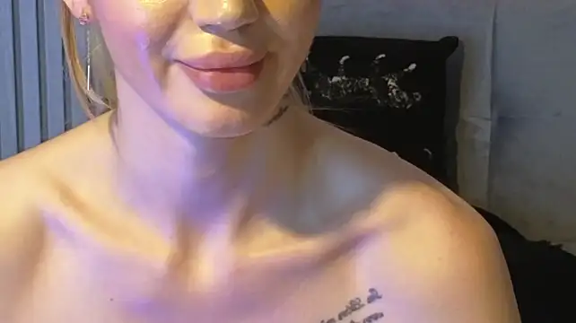 Živý XXX chat KarmaArms