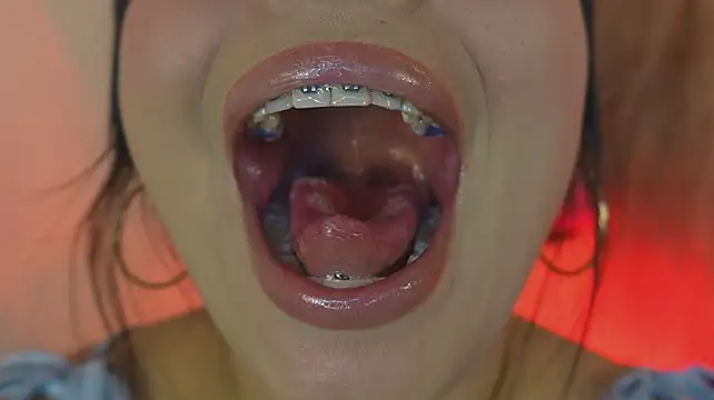 mia_roux1's Live XXX Chat