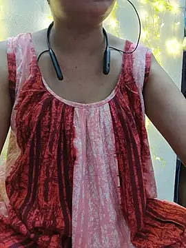 Živý XXX chat KEERTI-STRIP