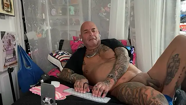 Czat XXX na żywo – lovetatts64