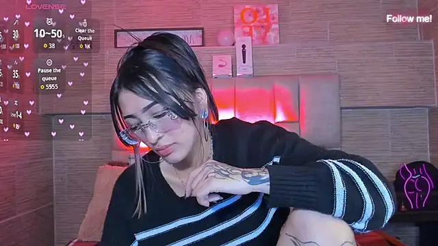 Czat XXX na żywo – mia_devine_