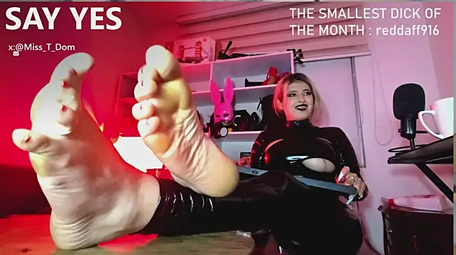 Miss_tentation Show in webcam