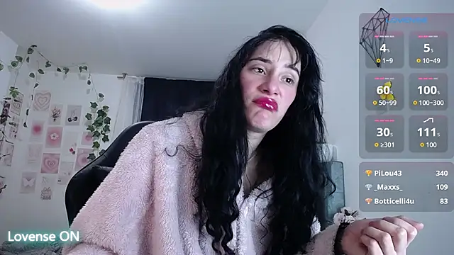 Chat +18 de IsaBaileys_ ao vivo