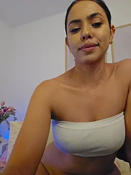 Victoria_Evanss Adlı Modelin Canlı XXX Sohbeti