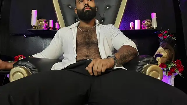 دردشة BeardAndrew الجنسية المباشرة