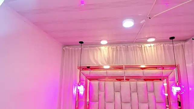 Živý XXX chat Francesca_Skuirt