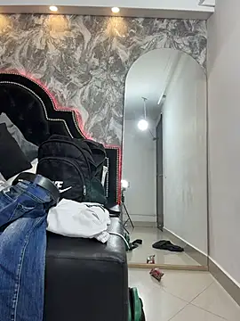 Chat +18 de DilanMiller_ ao vivo