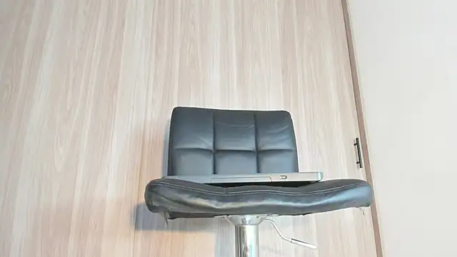 Онлайн чат XXX Jaddyy__