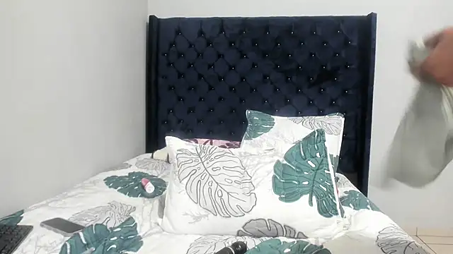 ConnieSmall24's Live XXX Chat