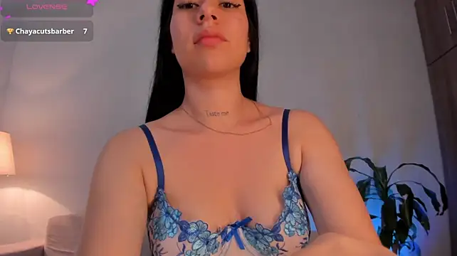 Živý XXX chat Holly_velvett