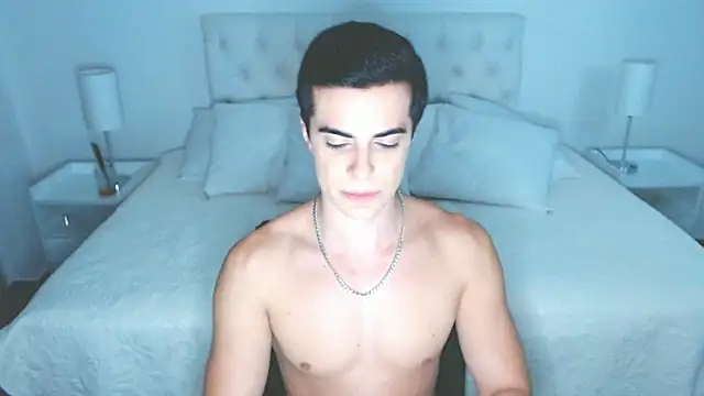 mr_hunterx Show in webcam