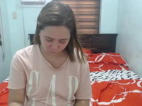 Hello_Kiffy69's Live XXX Chat