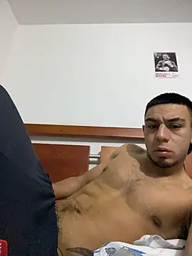 Taylor_DiamondBoy élő XXX-chatje