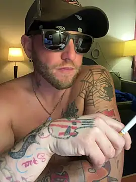 Livingpuddle's Live XXX Chat