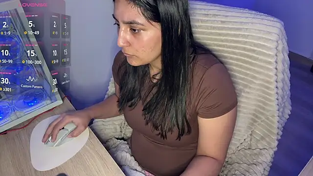 Chat +18 de cloe_small ao vivo
