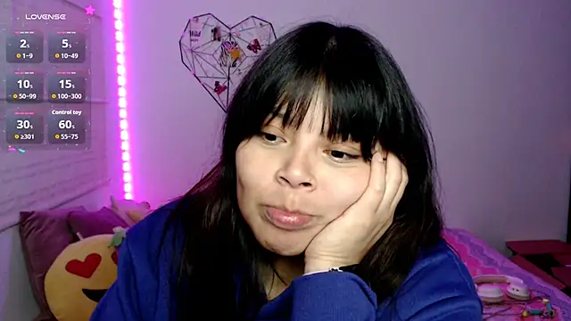 Živý XXX chat EllieMoonX