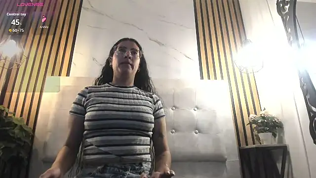 Julietha_99 Live XXX-Chat