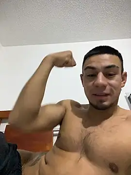 Taylor_DiamondBoy élő XXX-chatje