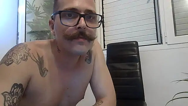 yanick931 Adlı Modelin Canlı XXX Sohbeti