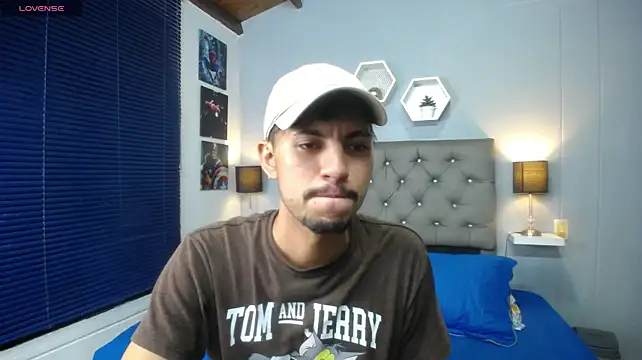 xxx_thesupercum_'s Webcam Show