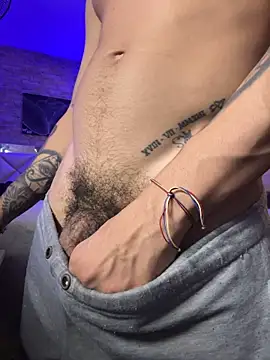 AlphaMasterXxx 라이브 XXX 채팅
