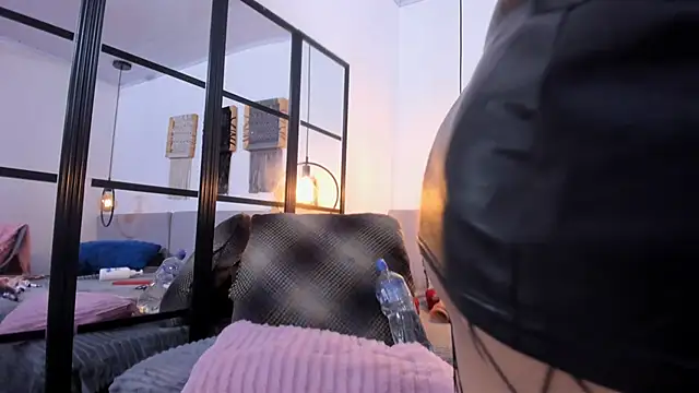 Sweet_camille Show in webcam