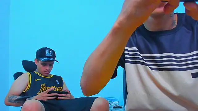 Thomas-Wil's Live XXX Chat
