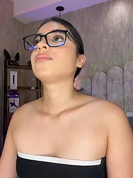 MariamNur_'s Webcam Show