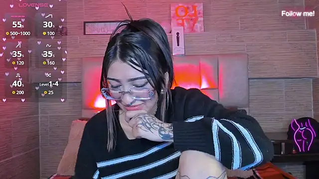 mia_devine_ Adlı Modelin Canlı XXX Sohbeti