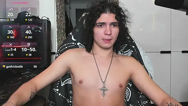 Dean_Ravenn Webbikameraesitys