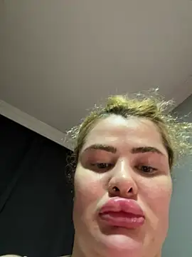 צ'אט XXX בשידור חי של Sikisken7777