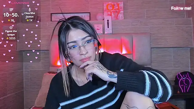 Chat XXX en directo de mia_devine_