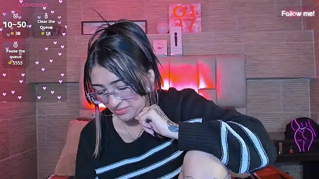 Živý XXX chat mia_devine_