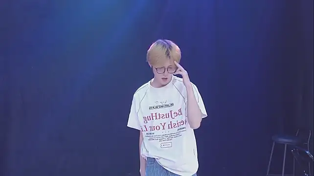 NCT-111 – Naživo XXX chat