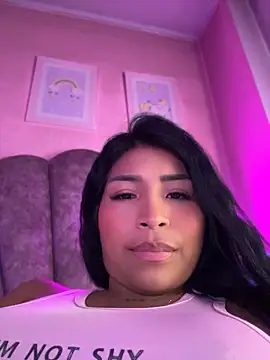 Pocahontascute_33's Webcam Show