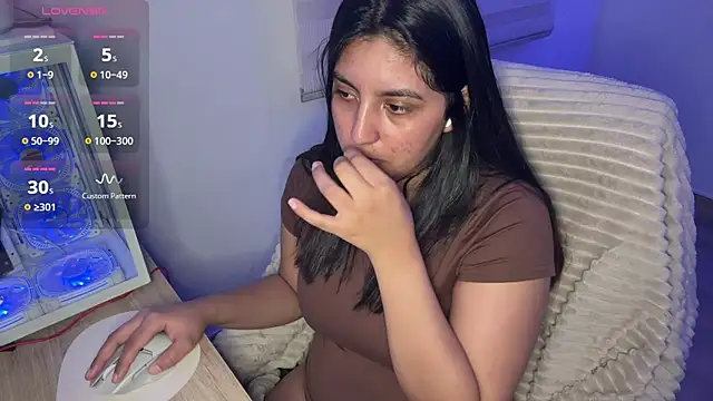 cloe_small élő XXX-chatje