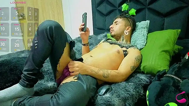 Chat XXX en directo de JuanCamiilo_66