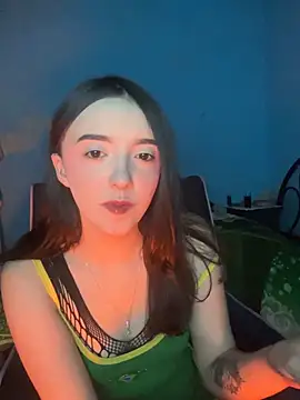 הופעת וובקאם של Nonnyiris
