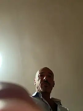 צ'אט XXX בשידור חי של DEVILMAN66RM