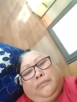 YourMomy- Pertunjukan Webcam