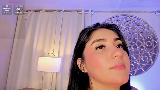 Belliinda_21 লাইভ XXX চ্যাট