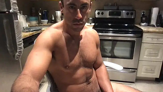 BigGuyMuscle élő XXX-chatje