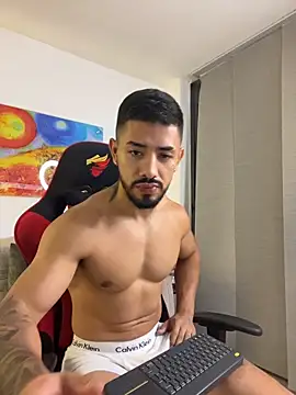 Ezzio_Scolaro Pertunjukan Webcam