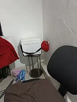 Emily_Divi69: απευθείας συνομιλία ΧΧΧ