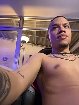 Онлайн чат XXX AlphaMasterXxx